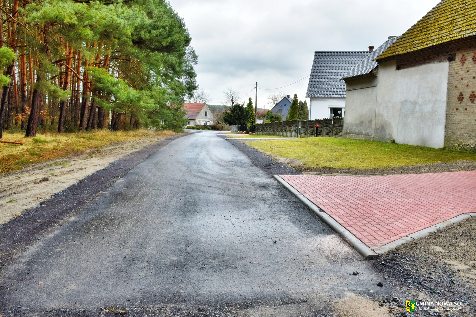 nowa droga asfaltowa w Lipinach